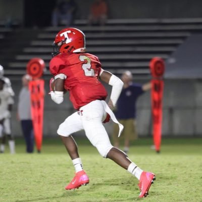 Thomasville High ll 1x T&F State Champion🥇ll Class of 2026 || 5’10 150 || PG🏀|| 🏈 RB/WR/DB || 4.43 40yd dash ⚡️ ||danarius213@gmail.com || 336-300-9386ll