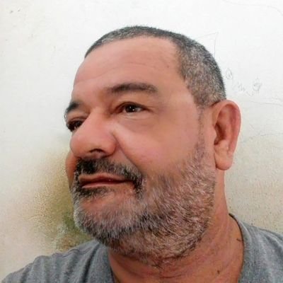 trabajador creyente en Dios y no me gustan los engaños y deje de creer en los políticos padre y abuelo amante de mi familia