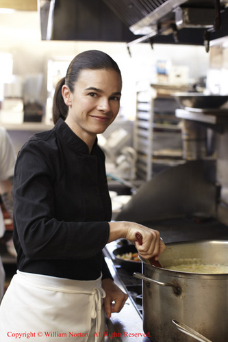 mom, wife, chef - @aocla #aocbrentwood  #CaldoVerde & #CaraCara  at #DTLAProperHotel + @larderbakingco