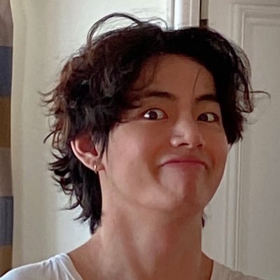 All reposts are gone. Looking for friends to talk to. Just friends to talk to. 👊🏻👌🏻 (คนไทยนะ)
