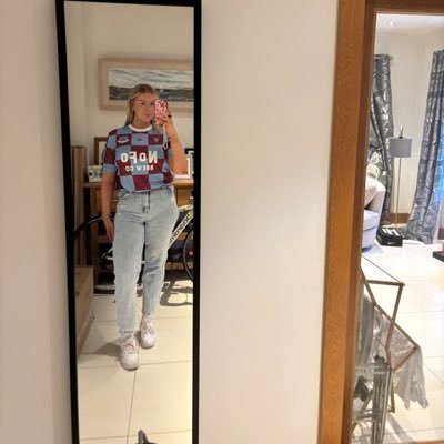 katieehurd's profile picture. https://t.co/9YWEOILmvi  Part time sesh moth, full time princess xx