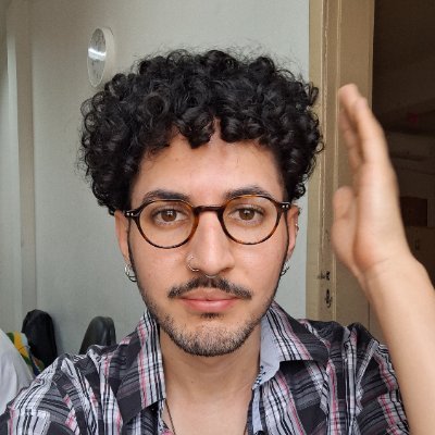 noveleiro, aspirante a pai de planta, promíscuo e estudante de história