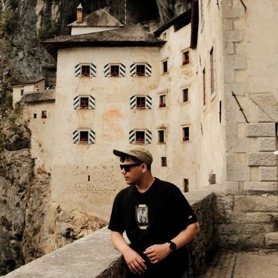 __vielleicht__'s profile picture. and other stuffs