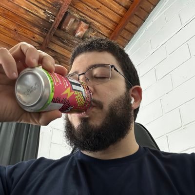 henrique_m3v's profile picture. 