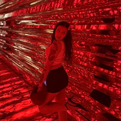 I get paid for being pretty 🎀 (25$ tribute) New account — old account was @MistressIvy20