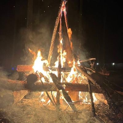 SLIOoa2YvH99507's profile picture. 働く独身女です。

青学中退してアイドル→エンジニア→営業などを経て、3年間ベトナムに滞在し、帰国してIT企業に勤めてます。途中チュニジア人の強い勧めでイスラム教に改宗したりもしましたが、戻り方が分からずそのままになってます。
趣味：レイシストやネトウヨの生態研究