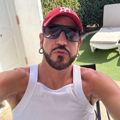 GiulianoLow's profile picture. 🇮🇹 I am an Italian guy who enjoys having fun, loves making new friends, and collaborating on new multimedia content. Content Creator 🔞WARNING +18