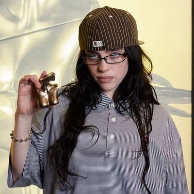 BillieEilish she/her❣️
22 I'm years old
I would die Billie
My queen billie
tiktok billiesblhosh
YouTube Billie.Eilish.h