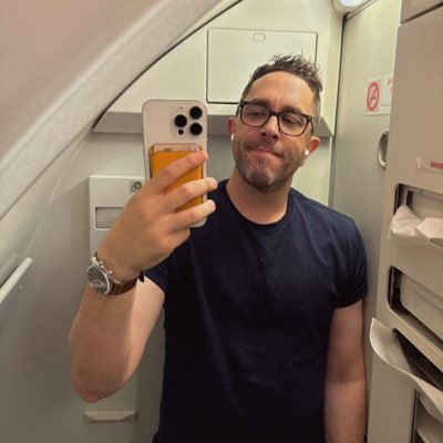 zac8ch's profile picture. another gay lawyer who plays video games