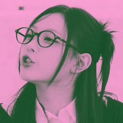 Daerinblue's profile picture. Free Newjeans