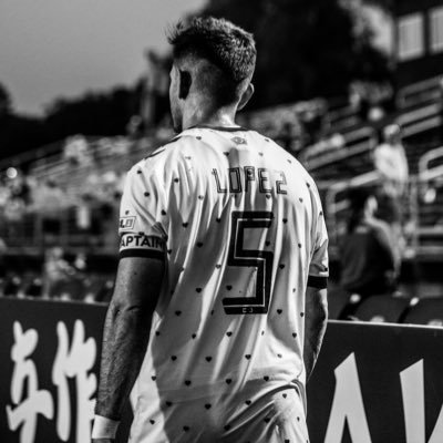 Professional Futbol Player ⚽️5️⃣ From the 956 🇺🇸🇲🇽 #MikLo5 #InvictaFutbol IG: @mlopez12_5 SC👻:mlopez5_93 Management: @InvictaHQ | ecortina@invictasg.com