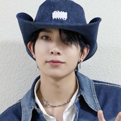 dollyikeu's profile picture. bio wip!