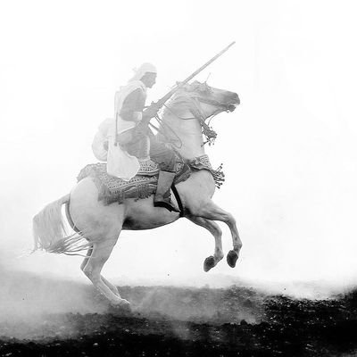 للهِ نَمضــي والطـريقُ طويـــلة
والعَزمُ صلبُ والنفوسُ مُثابِرةٌ.
{رَبَّنَا أَتْمِمْ لَنَا نُورَنَا وَاغْفِرْ لَنَا ۖ إِنَّكَ عَلَىٰ كُلِّ شَيْءٍ قَدِير}