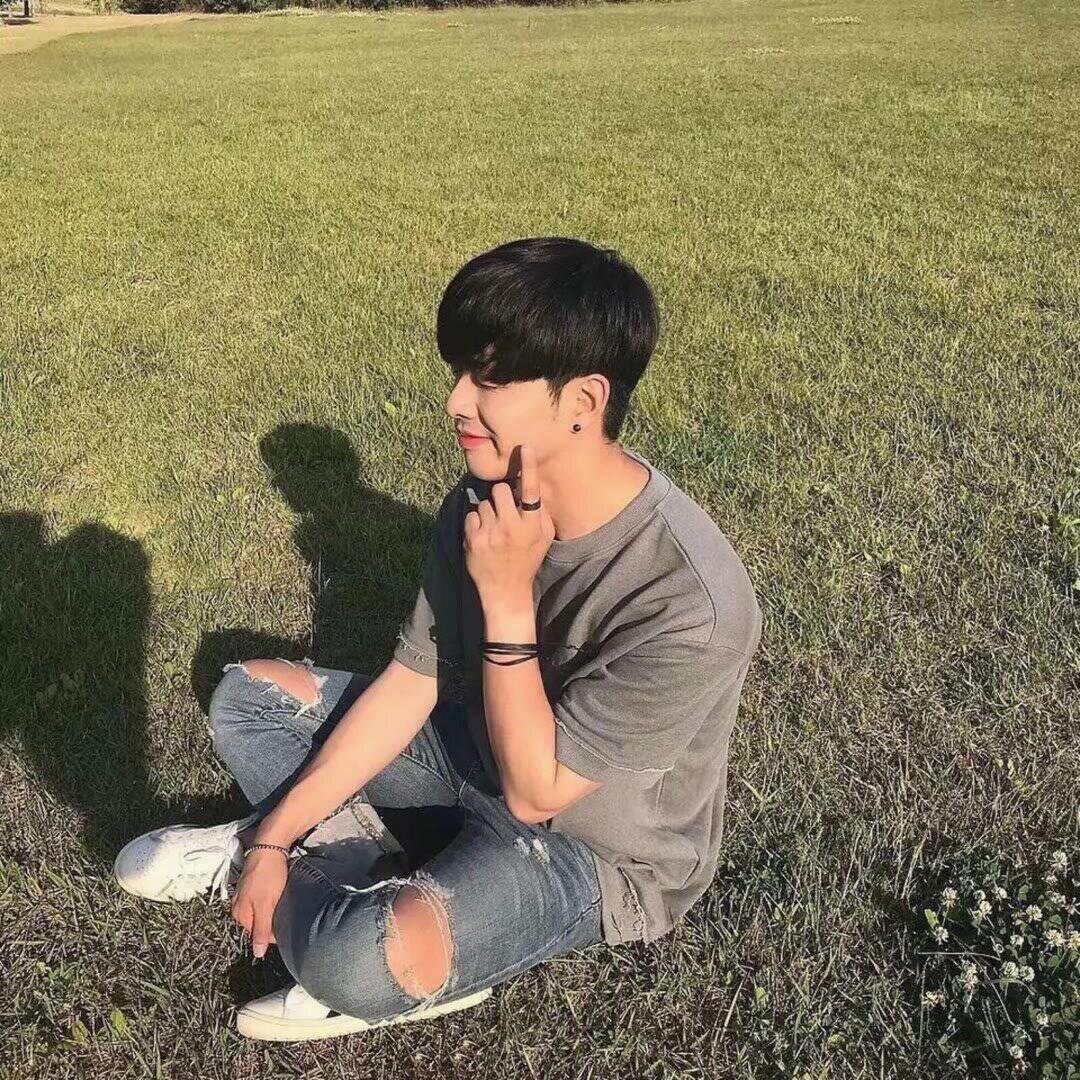 bin128355's profile picture. 