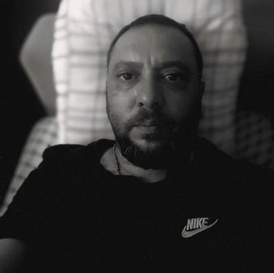 onursakarya33's profile picture. Adana-Mersin Hattı. 1981. Ağustos.
ANAÜ İletişim.
Şair, düzyazı, çeviri işleri.
Nilüfer Edebiyat Müzesi'nde çalışıyor.