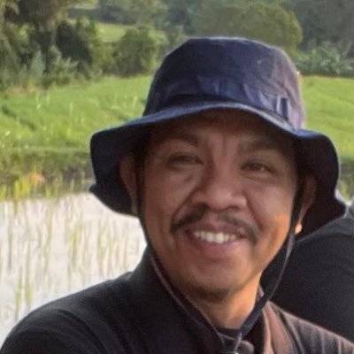 Passionate birdwatcher and nature lover dedicated to harmony with nature, caring for humanity, and sharing the fruitful of a balanced life.