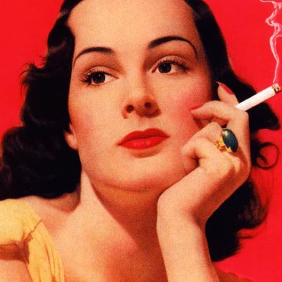 elegantlynoted's profile picture. 