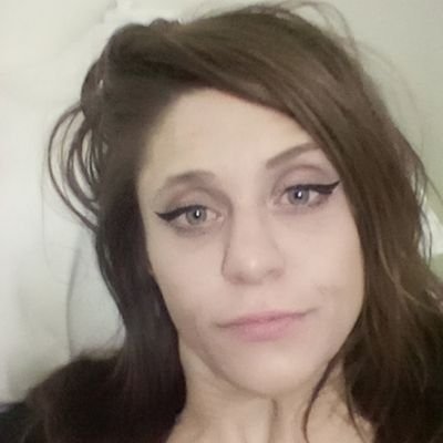 bitch your the new cats meow*spacebabe66*
sid vicious reincarnation* Cherokee native American Indian.
yes my blue eye change color
420