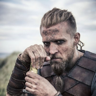 LNatif69's profile picture. POUR CE BLASON 🟥🟦                    LYON E BASTA