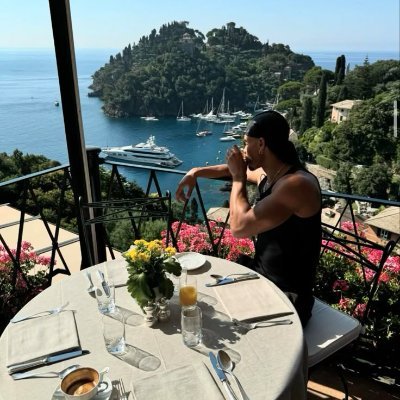 alyssa_sacchi's profile picture. I’ve learned not everyone deserves a front-row seat in my life.