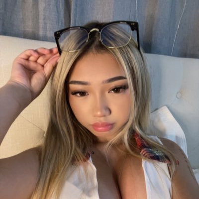 meibearela's profile picture. ur 18 y/o Hmong girlfriend 🐰