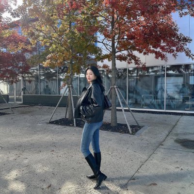 0617lilyling's profile picture. Inspired by the rhythm of the streets and the elegance of fashion where urban energy meets refined style. ✨