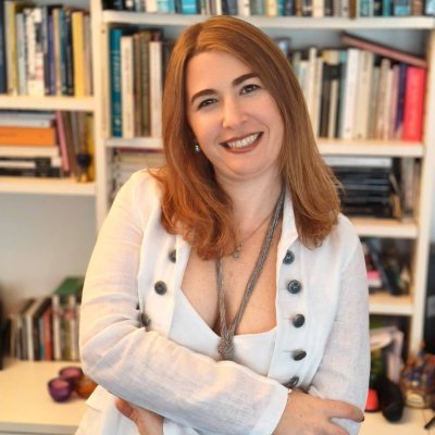 Socia Directora en @zonadeazar (@_fonta) Máster en Periodismo @lnutdt 📝 Runner apasionada🏃♀️ #Grateful 📥 Descargate mi primer libro 📚