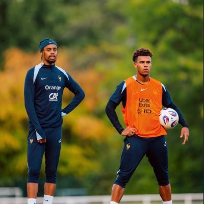 fr_moumi's profile picture. KM 🇰🇲 FR 🇫🇷