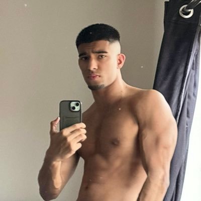 20 / STRAIGHT / 6’3😉 / PayPal + Revolut + Throne👇 / NO TIME WASTERS 🚫
