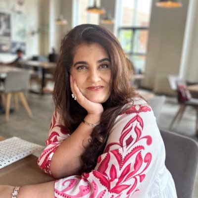 •Proud Kenyan 🇰🇪 • Mum • Media • Writer • Artist• (@cccanvasart) • Indian cinema retro hits fan• Opinions mine. Retweets not endorsements.