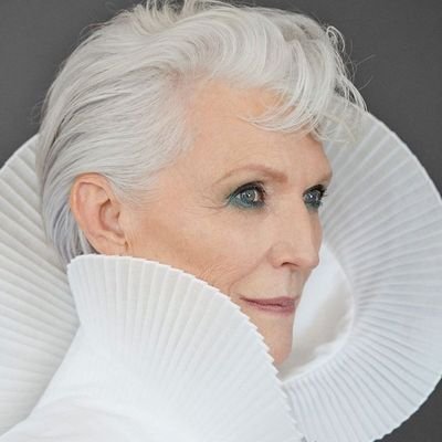 Bestselling International Author of A Woman Makes A Plan _
Doctor of Dietetics (* Supermodel
#ItsGreatToBe76 Manager: anna@mayemusk.com
