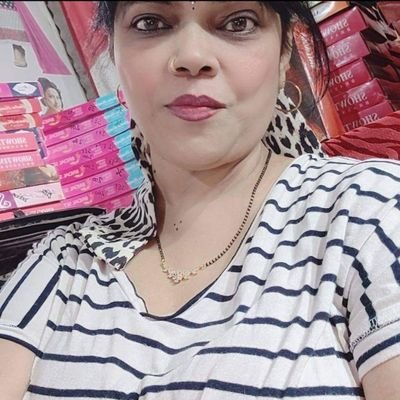 #नारीहिंदुस्तानी🇮🇳
poetry, pyaar and positive vibes.
happiness for all!💞
#bina
no political tags.