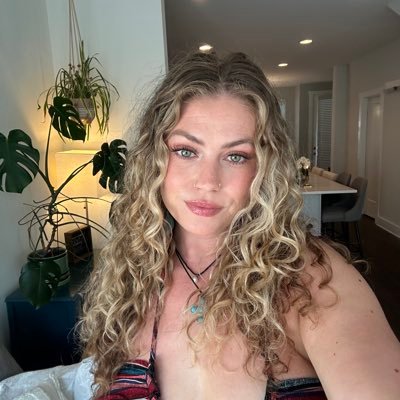 28. She/Her. Aries ♈️ 5’8. I’m a whore, just not your whore —-NSFW 18+ $mjs104 my attention isn’t free