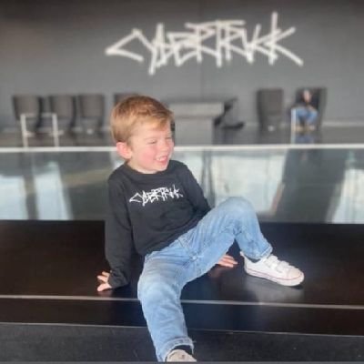 ONLY ACCOUNT. Am Saxon, son of elon musk the ceo of Tesla, spaceX and X. I don’t speak ill of my ❤️dad❤️, the credit of my fame goes to my dad, 🚀Elon 🚀.