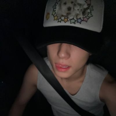 __au_ro_ra's profile picture. #ATEEZ : We don't know what is next ,don't think about it live today !