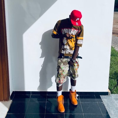 ManeBlood1's profile picture. Électrocuter