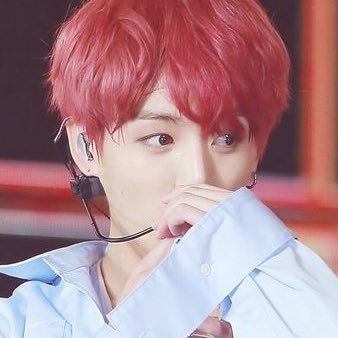 🍒 #JUNGKOOK — isn’t taehyungie hyung adorable ?? ✧ bffs @KAENCOLE @diuleilom0