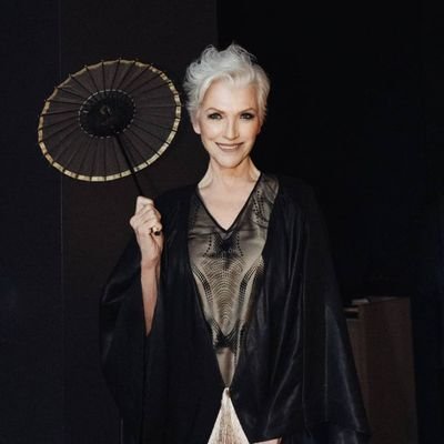 Bestselling International Author of A Woman
Makes
A Plan 📖 Doctor of Dietetics👩🎓
Supermodel😉💃
#ItsGreatToBe76 Manager:
anna@mayemusk.com