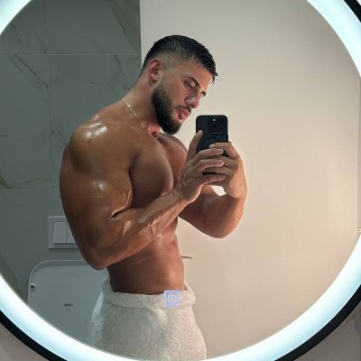 maggie_petersn's profile picture. Yes i have it 😂↓