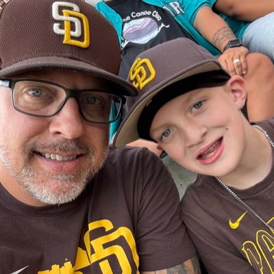friarfanshane's profile picture. Dad. Padre fan.
