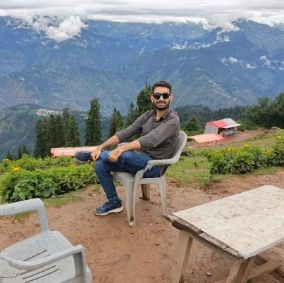 Passionate about hiking and running. Avid chess player and lifelong learner, constantly exploring new concepts. #Hiking #Running #Chess #Learning