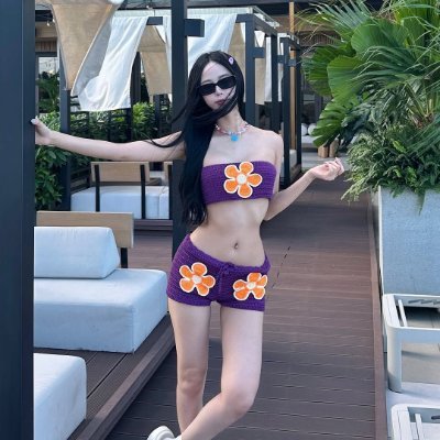 tintxanaya's profile picture. Professional overthinker, amateur life enjoyer.