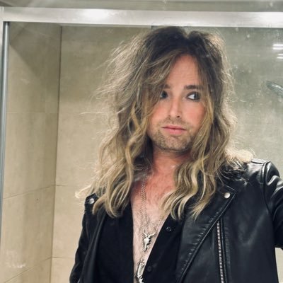 Former blue check . Former Queen’s Counsel