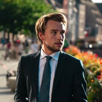 Candidat de la droite aux législatives dans la 5e circonscription du Bas-Rhin. 🇫🇷 Entre la vidéo, la politique et l’histoire. 📚