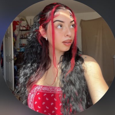 Sliim baddie with a thick 🙈💦 Creamer/Squirter 🥵📍make content and video call available for meets and sales of explicit content