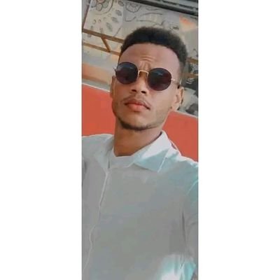 إنسان عادي زي قولة السلام عليكم 🔕