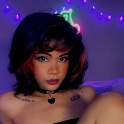 Your favorite 😍 Nudist 🔞 Content Creator Y'all tap in for meet and FaceTime session as well ❤️🩹 🍭💗😁