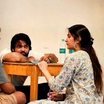 cinema.cinema.cinema ☮️
धनं मूलं इदं जगत
| leo |
5 .10 | AB+ve |