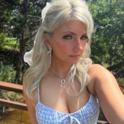 Personal Profile, I work Construction. I'm the girl who tells you to Learn a Trade. Full work videos under highlights tab ⬇️