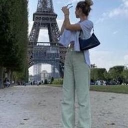 udroukoux39828's profile picture. 